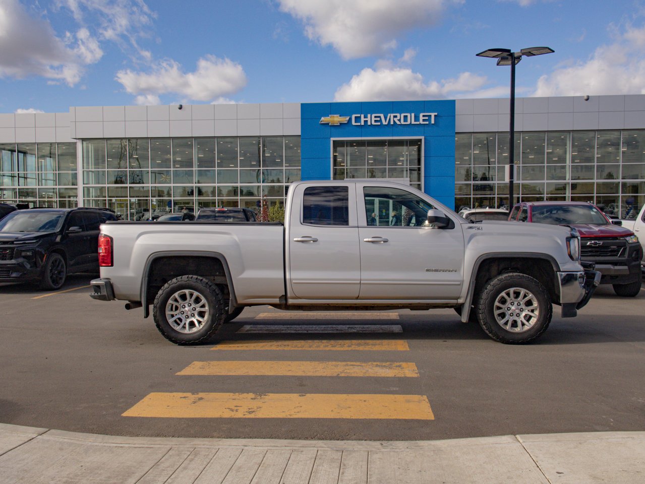 2018 GMC Sierra 1500 4WD Double Cab 143.5 SLE Grey Sherwood Park - photo #12