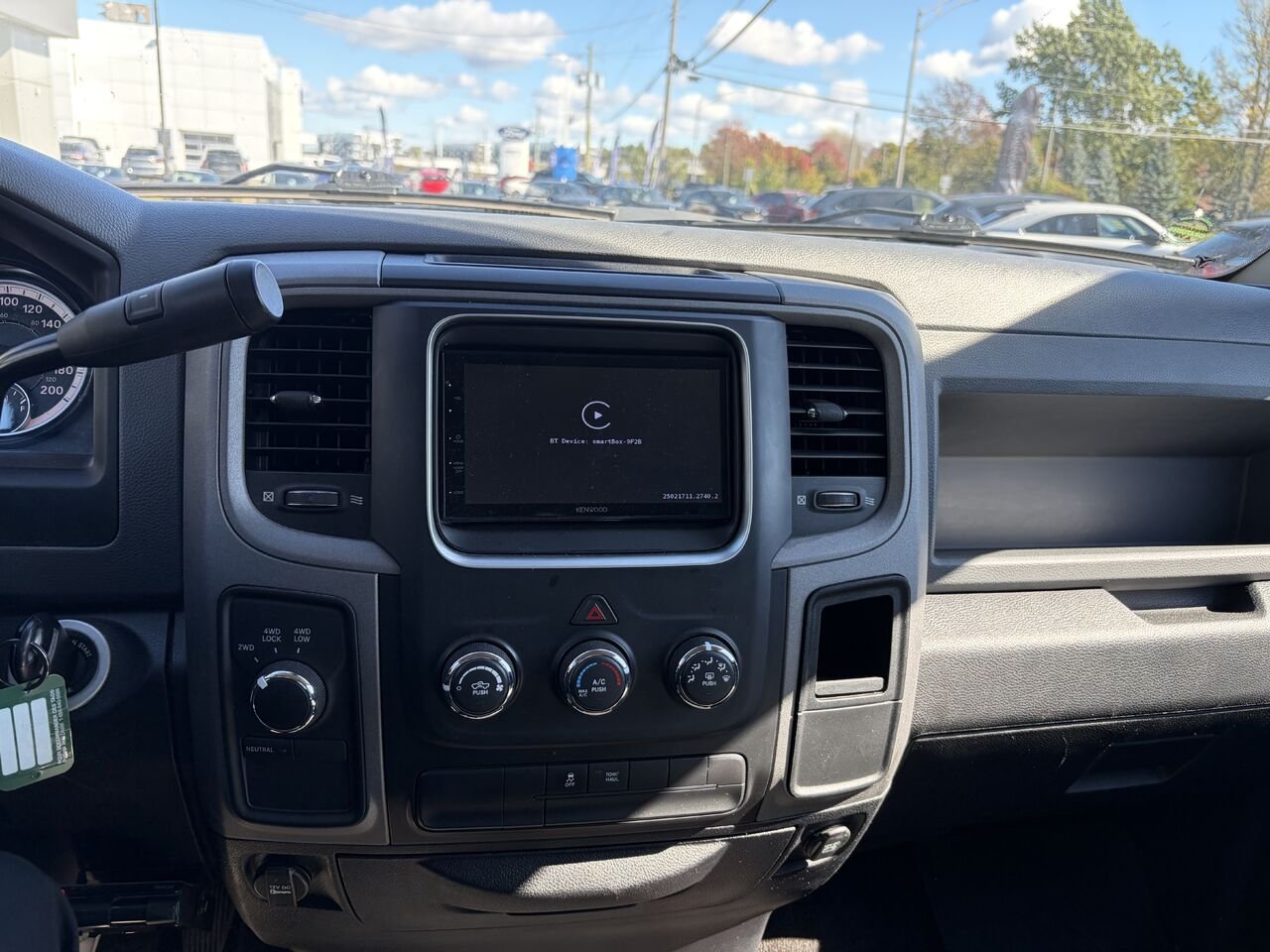 Ram 1500 Cabine multiplaces 4RM, 140,5 po ST 2017 Gris Montmagny - photo #12