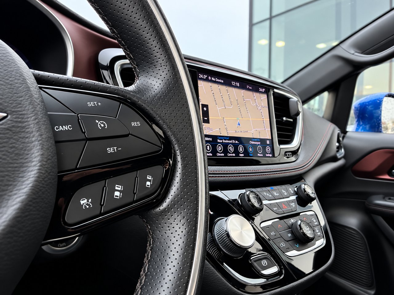 2020 Chrysler Pacifica Limited 35e anniversaire Blue Châteauguay - photo #15