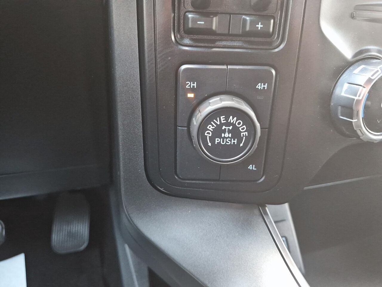 2024 Ford F-150 Grey Saint-Jérôme - photo #14