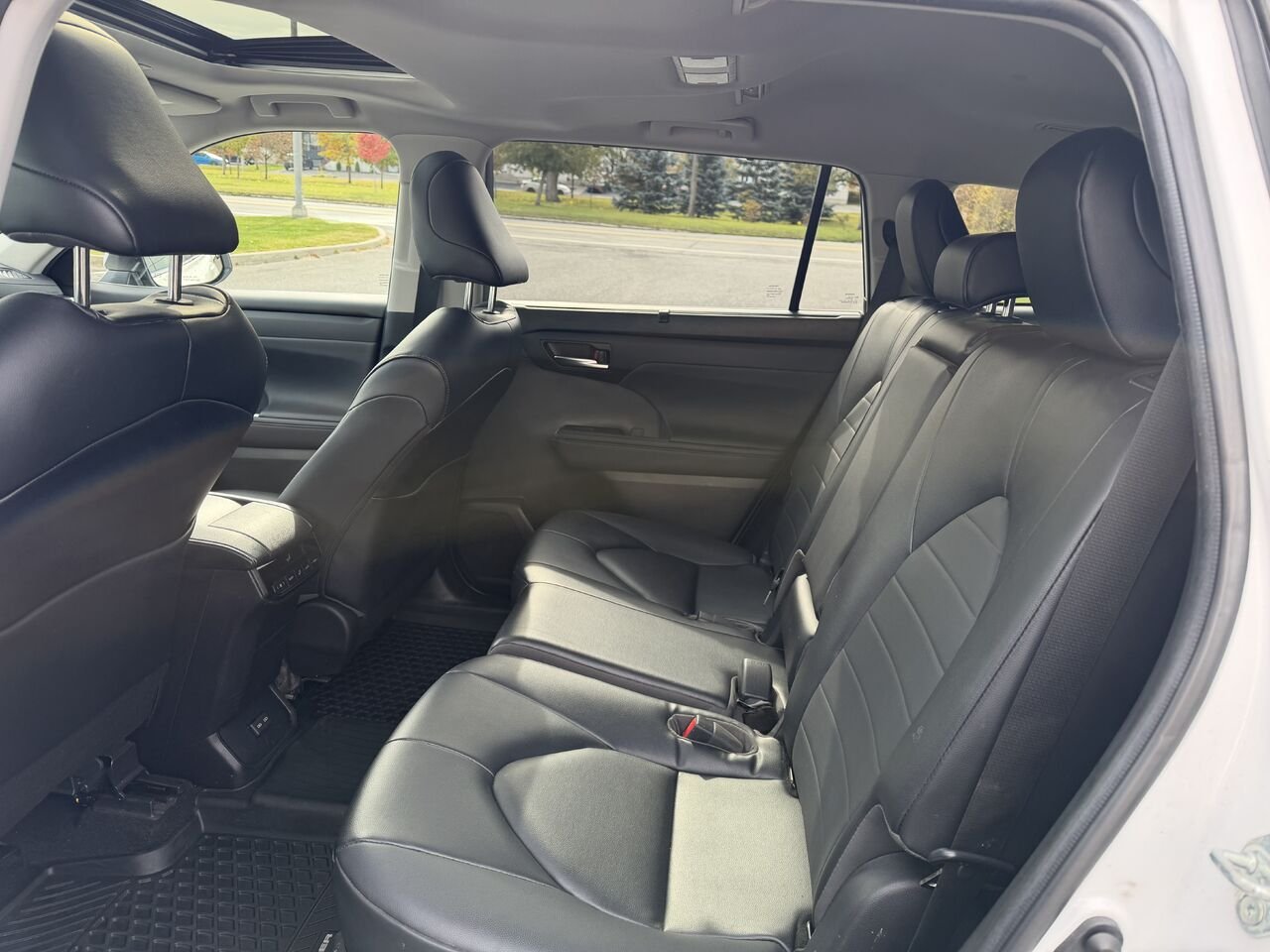 Toyota Highlander 2023 Blanc Montmagny - photo #5
