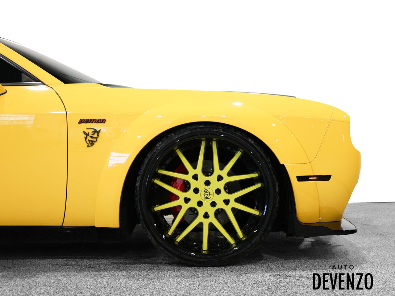 2018 Dodge Challenger Yellow Saint-Eustache - photo #4