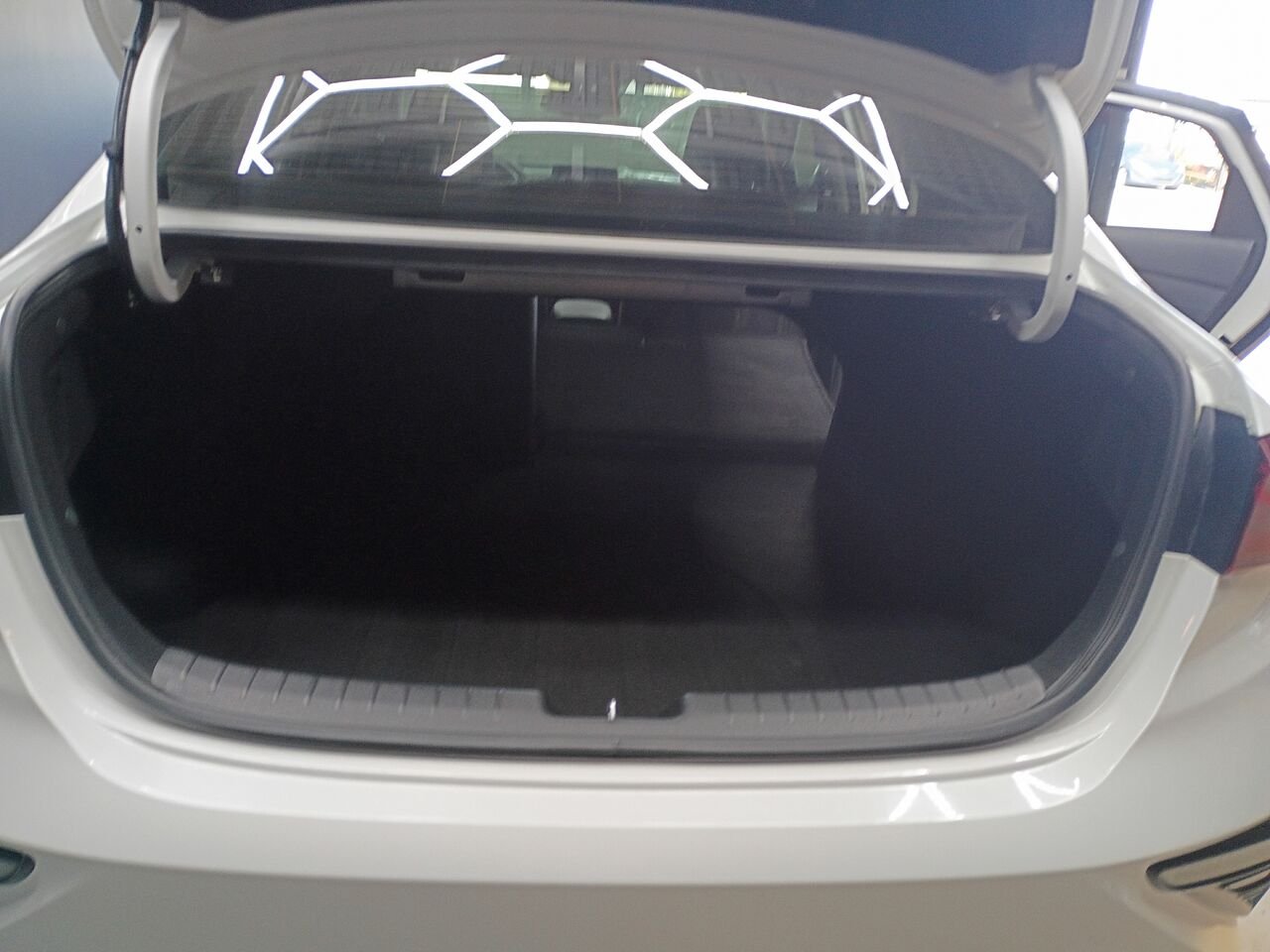 2021 Kia Forte White Blainville - photo #14