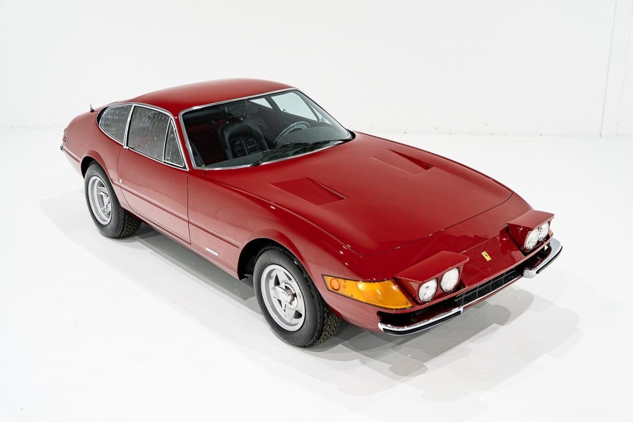 Ferrari 365 GTB4 Daytona 18,301 miles With Orig Books/Tools/ Carbs / Filter Box 1973 Rouge Montréal - photo #48