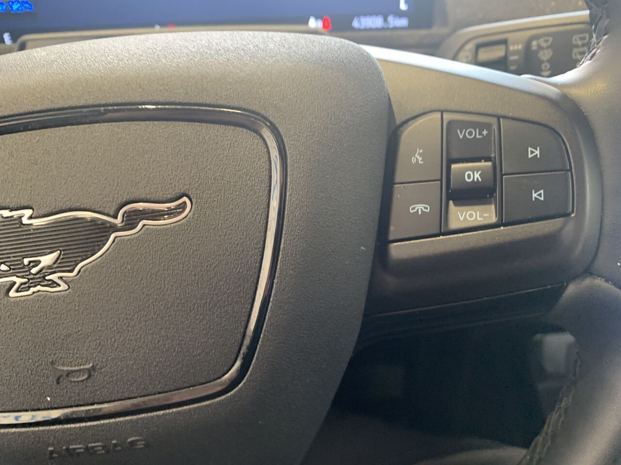 Ford Mustang Mach-E PREMIUM AWD Haut de gamme TI 2023 Rouge Châteauguay - photo #36