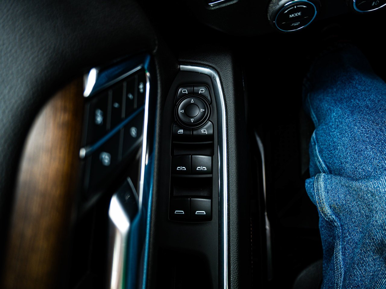 2024 Chevrolet Silverado 1500 4WD Crew Cab 147 High Country Red Sherwood Park - photo #18