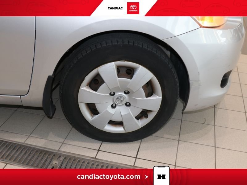 Toyota Yaris 2012 Argent Blainville - photo #31