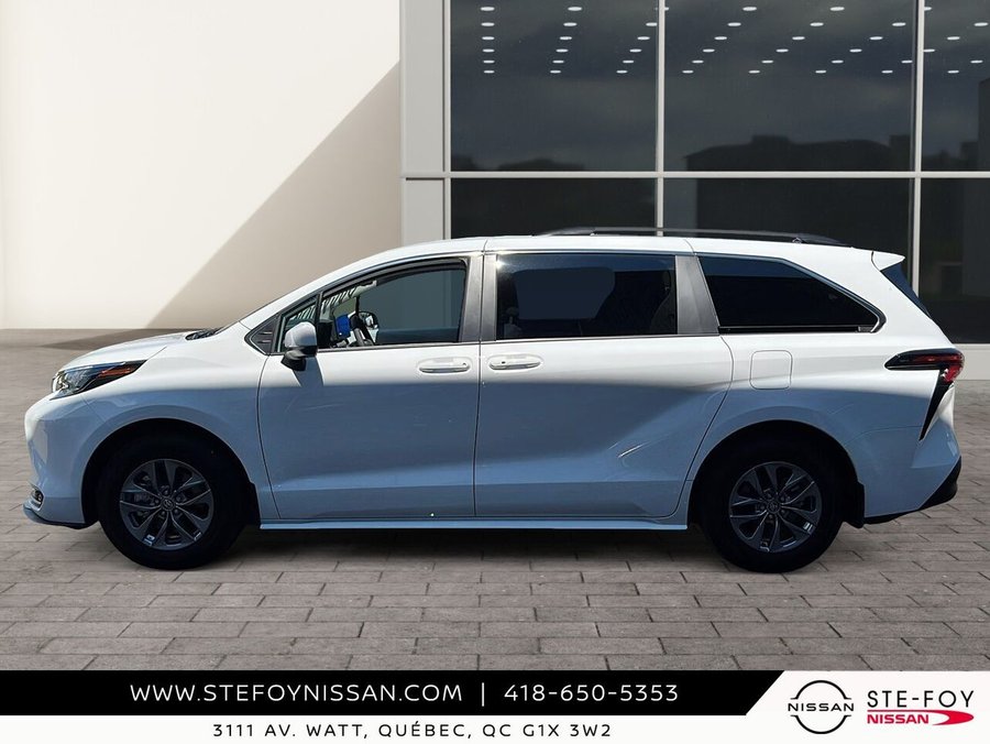 2026 Toyota Sienna LE 8 PASSAGERS 2026 White