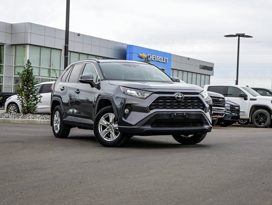 2021 Toyota RAV4 XLE AWD 2.5L | Power Sunroof Grey