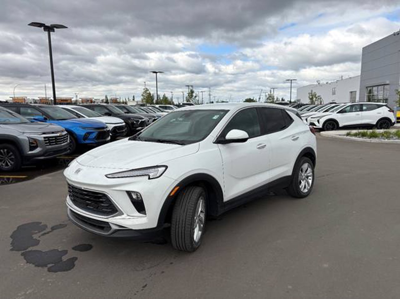 2024 Buick Encore GX AWD 4dr Preferred White Sherwood Park - photo #2