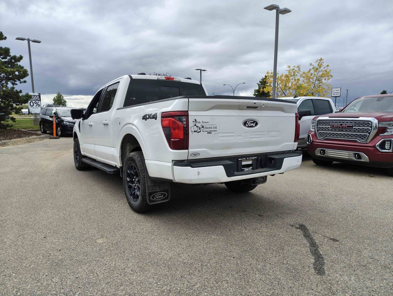 2025 Ford F-150 XLT 4WD SuperCrew 5.5' Box White Sherwood Park - photo #4
