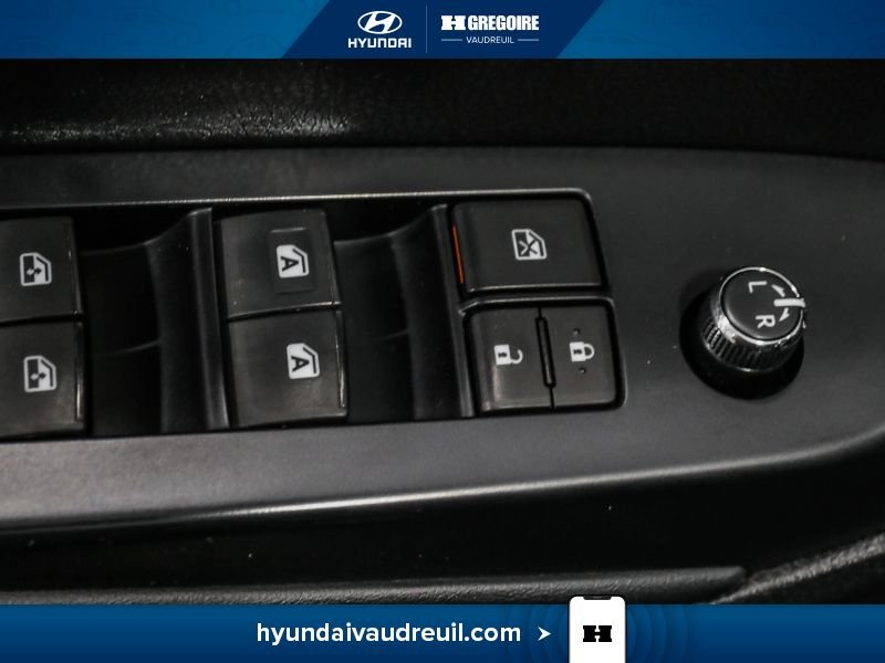 2016 Toyota Highlander Black Laval - photo #16