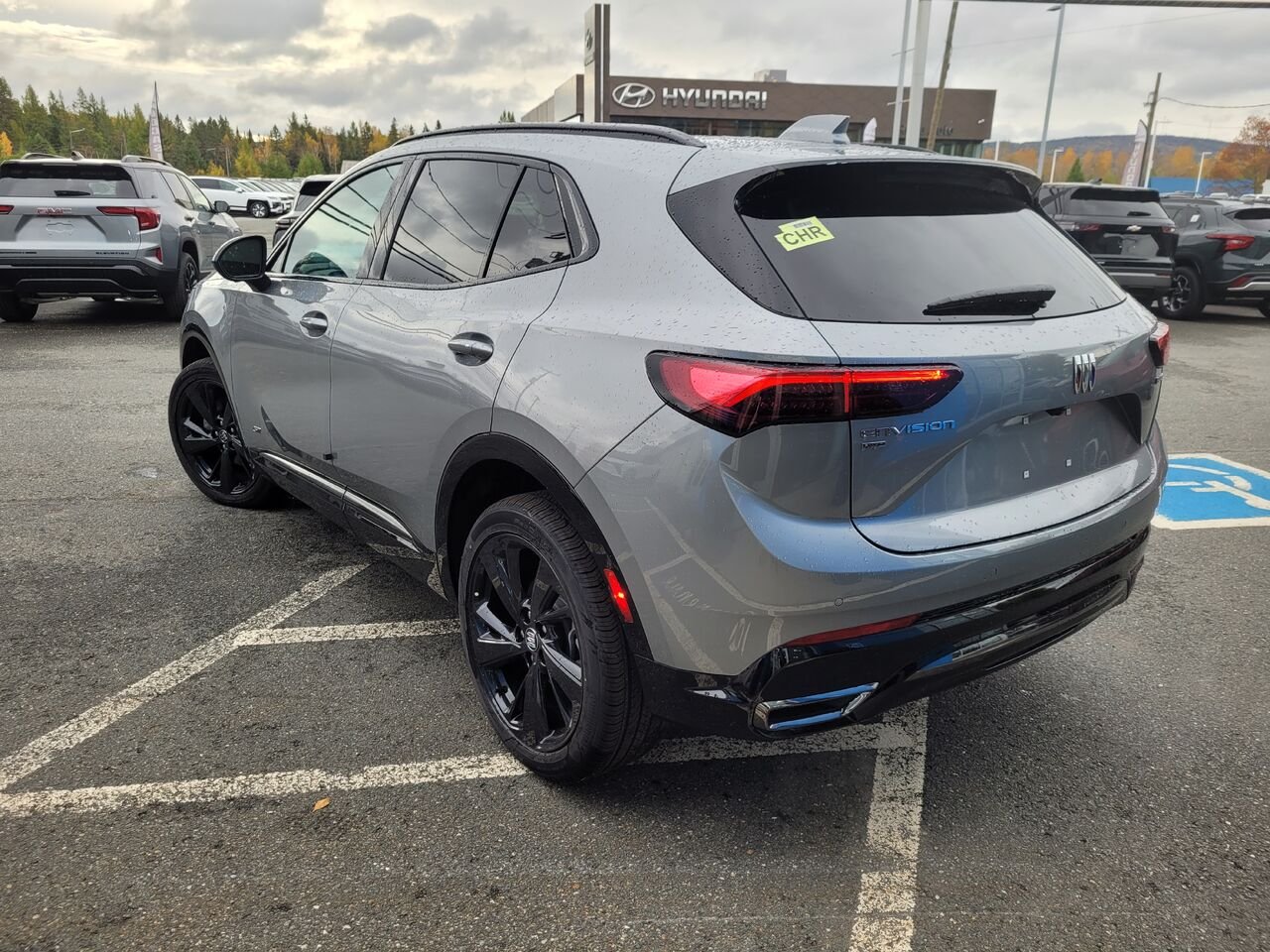 Buick Envision Tourisme sport 4 portes TI 2026 Pierre de lune gris métallisé Thetford Mines - photo #4