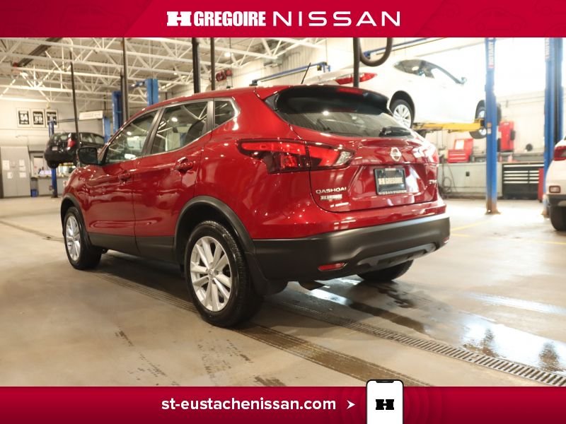 2017 Nissan Qashqai Red Saint-Eustache - photo #18
