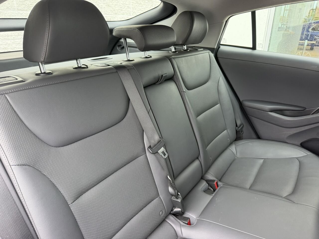 2021 Hyundai Ioniq Electric Ultimate Blue Laval - photo #6