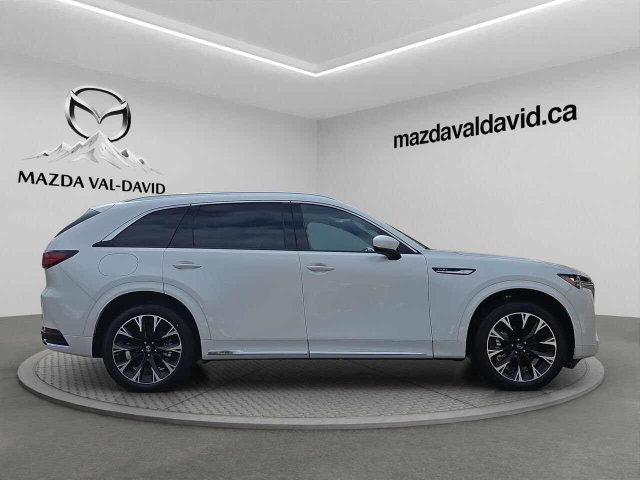 2026 Mazda CX-90 PHEV Signature PHEV, 7 passagers, toit pano, cuir, sièges ventilés Platinum Quartz Metallic Val-David - photo #4