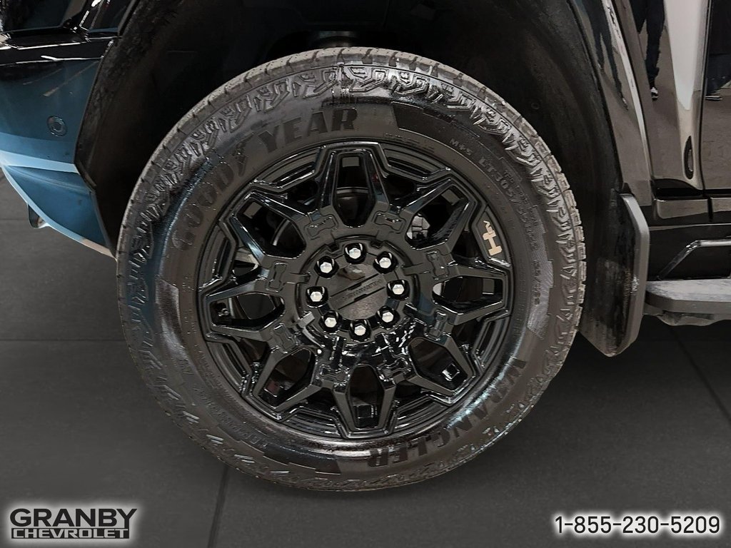2026 GMC HUMMER EV Pickup HUMMER EV PICKUP 2X eAWD SHORT BED CREW CAB (1SC) | 26-0450 Void Black Granby - photo #9