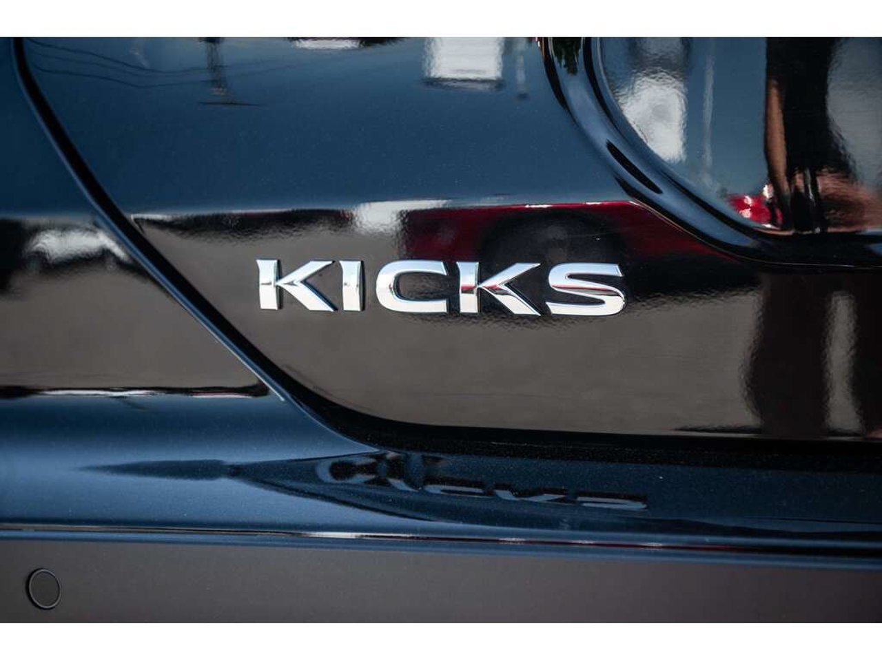 2025 Nissan Kicks Play Silver Sainte-Julienne - photo #7