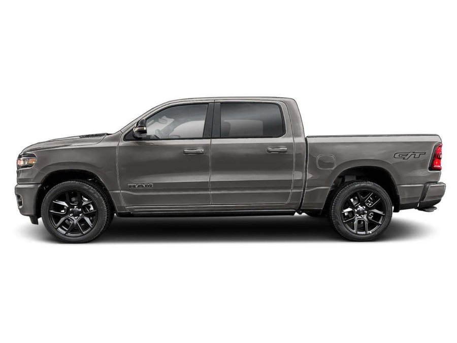 2026 RAM 1500 Sport cabine d'équipe 4x4 caisse de 5 pi 7 po Grey