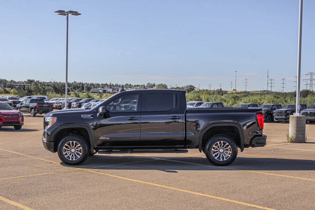 2022 GMC Sierra 1500 Limited 4WD Crew Cab 147 AT4 Black Sherwood Park - photo #4