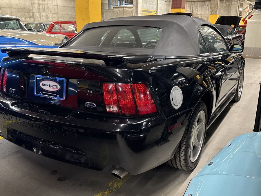 Ford Mustang Cabriolet 2 portes - GT 2001 Noir