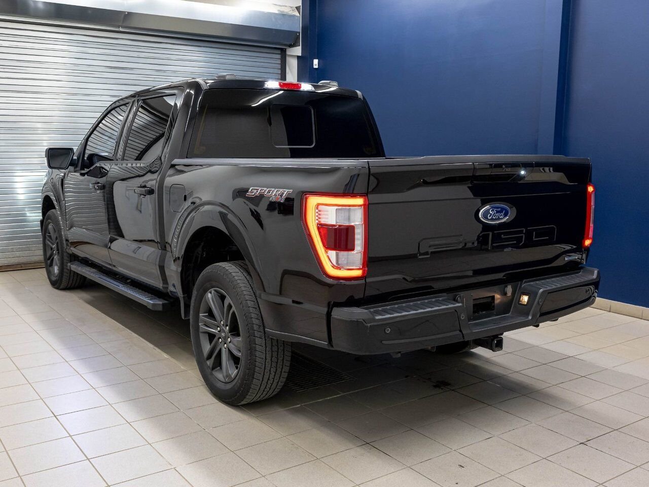 Ford F-150 LARIAT CREW 4X4 502A *TOIT* NAV CUIR SIÈGES VENT 2023 Noir Saint-Jérôme - photo #7