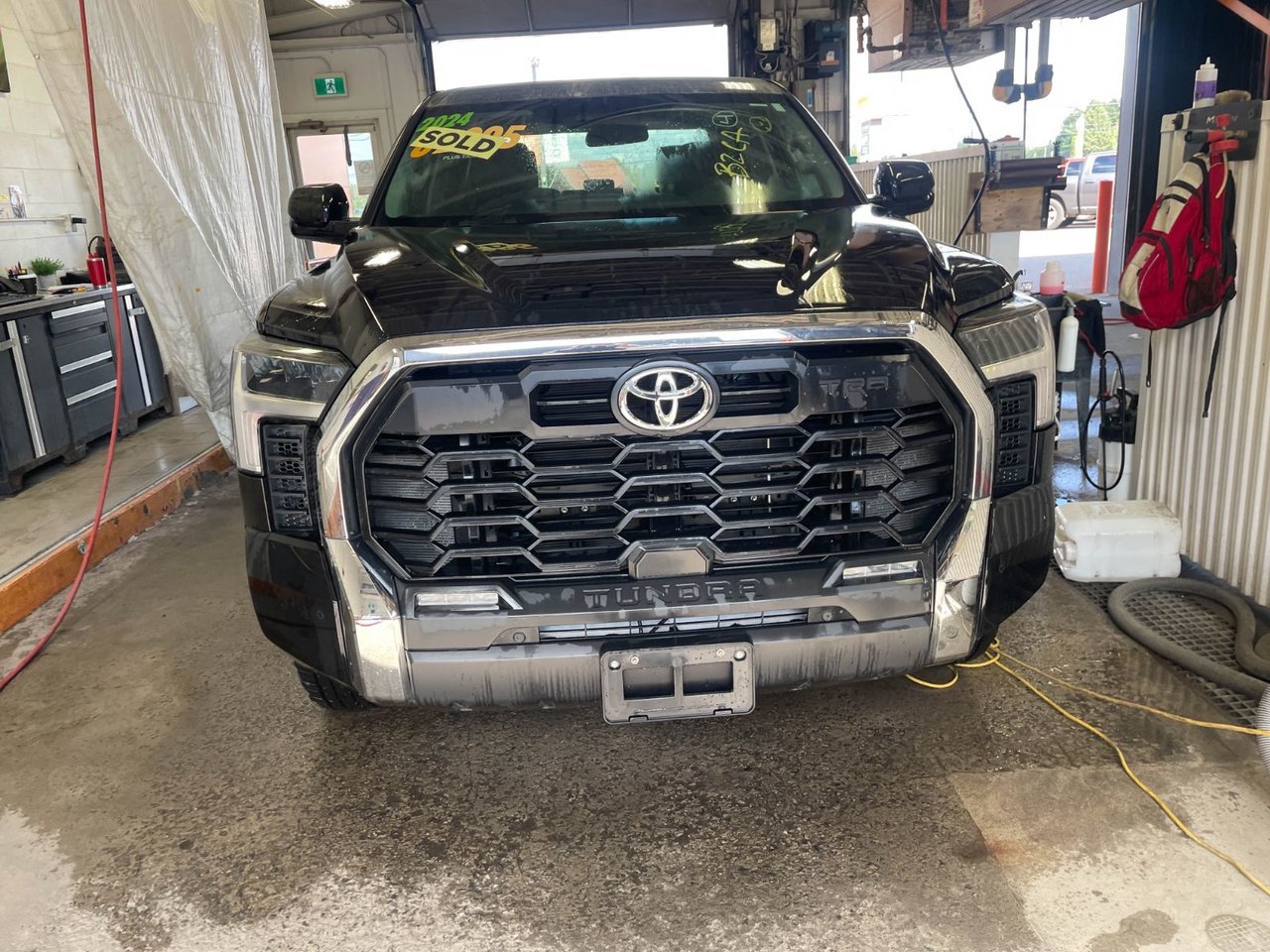 2024 Toyota Tundra SR5 TRD OFF ROAD 4X4 V6 *NAV* SIÈGES CHAUF CARPLAY Black Saint-Jérôme - photo #4