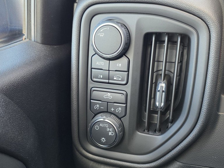 2023 Chevrolet Silverado 1500 Custom 4X4 Blue Mont-Laurier - photo #21