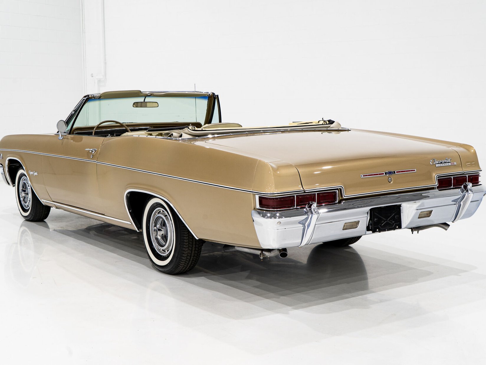 Chevrolet Impala 427 Convertible fully loaded with A/C **PRIX EN USD** 1966 Montréal - photo #30