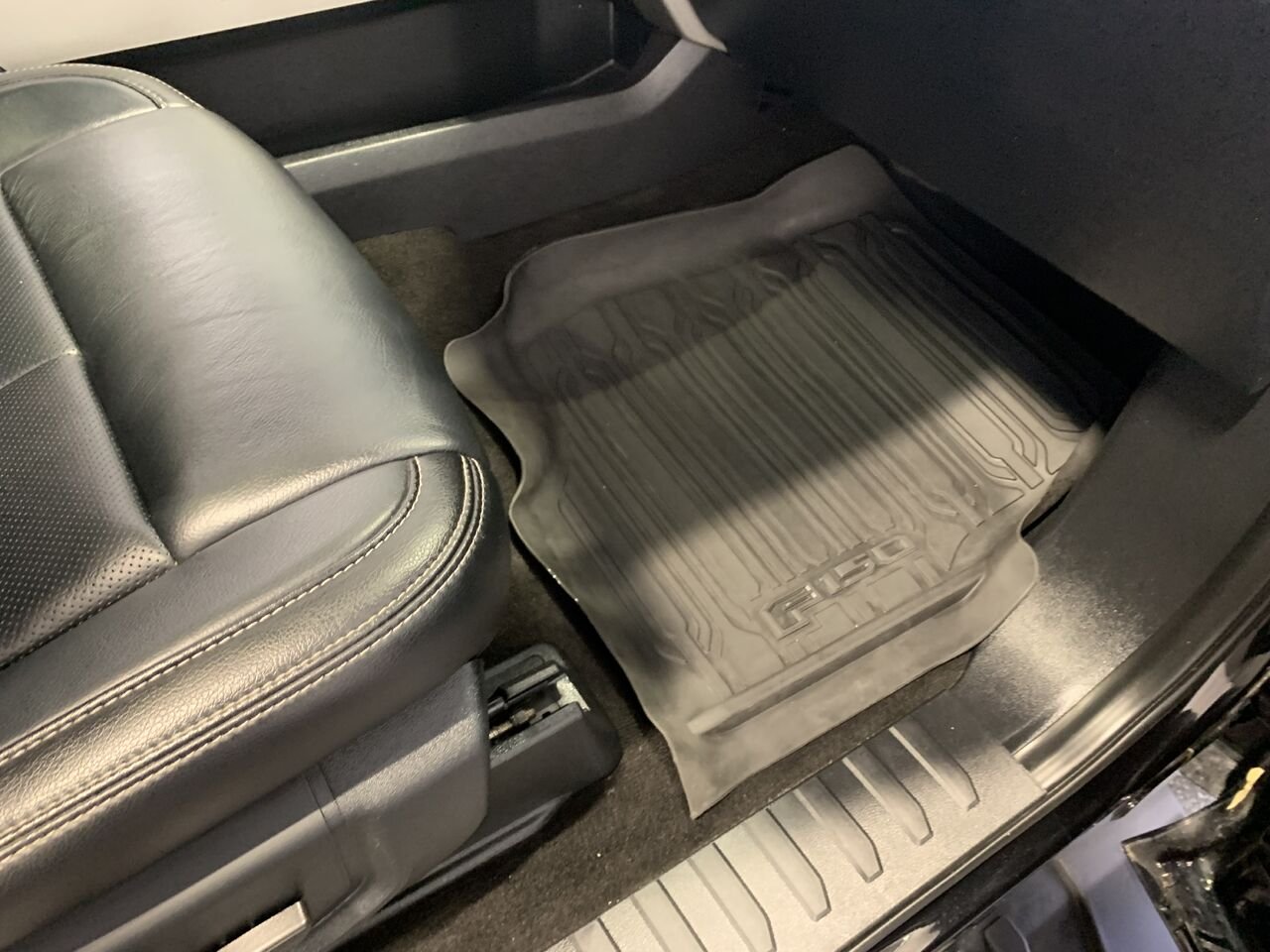 2020 Ford F-150 LARIAT Black Châteauguay - photo #25