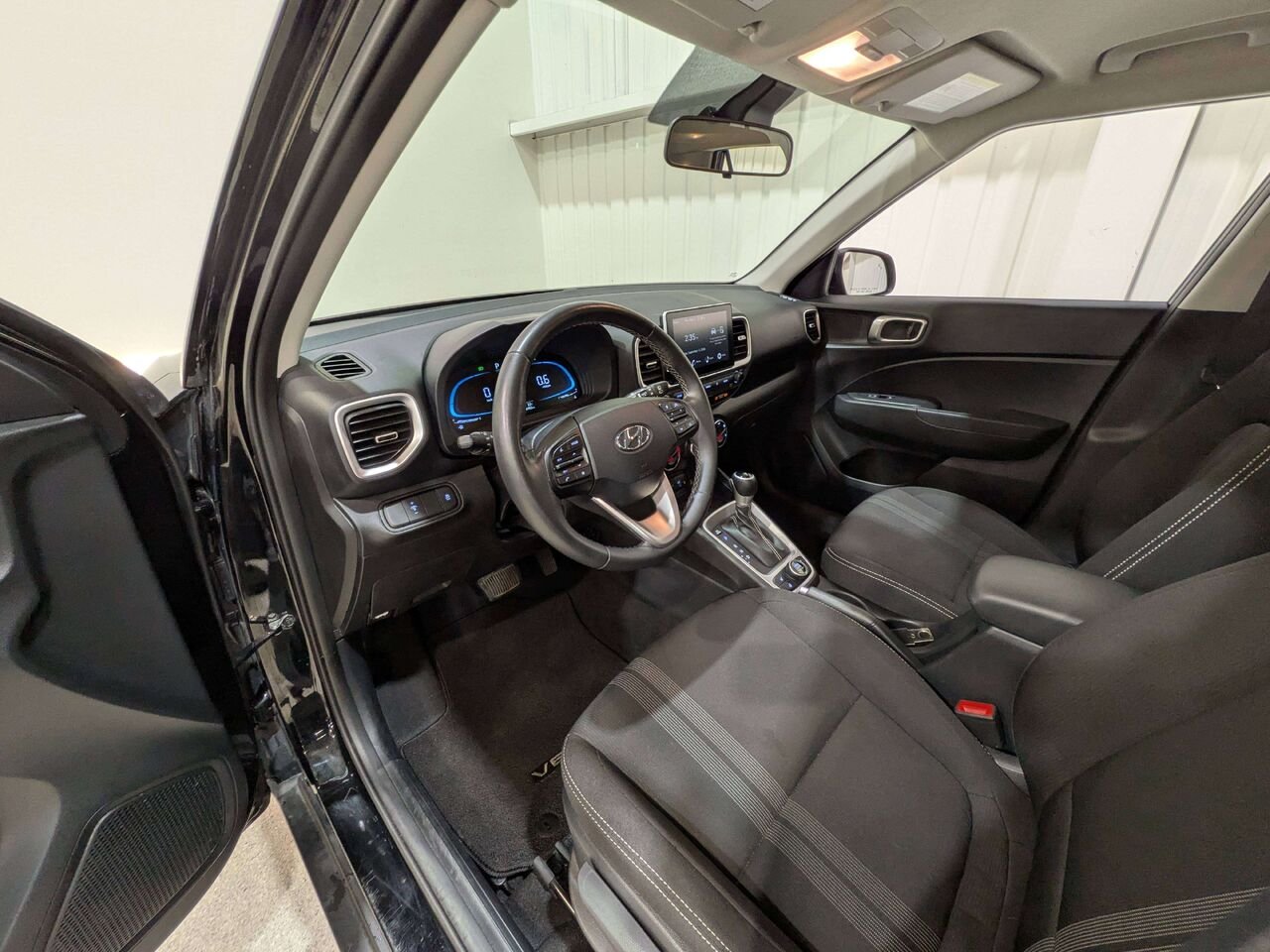 2026 Hyundai Venue Preferred IVT Black Val-David - photo #9