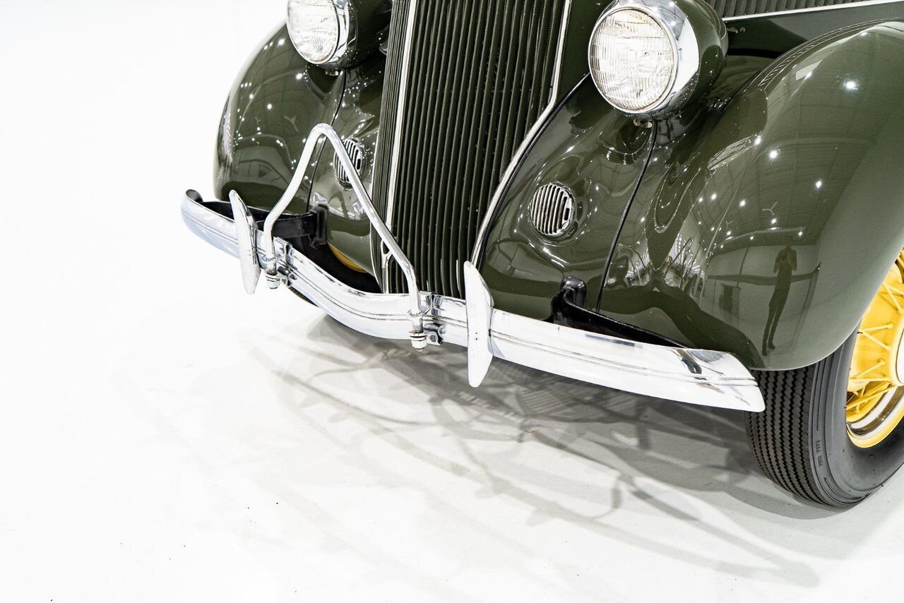 Ford Model 48 Phaeton PRIX EN USD | Beautifully presented in original condition 1936 Vert Montréal - photo #40