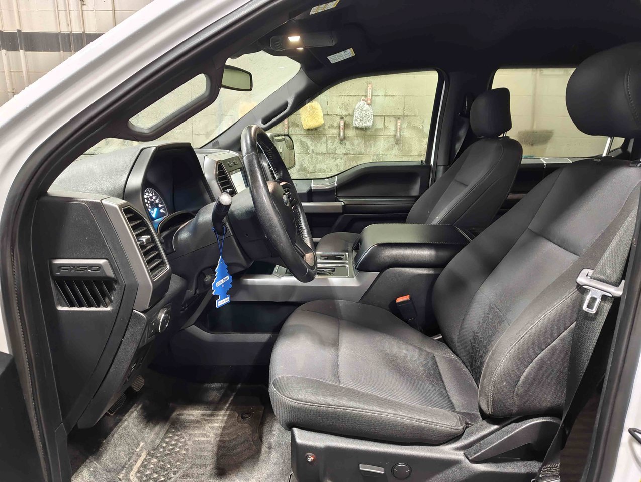 2019 Ford F-150 XLT 4WD SuperCrew 5.5' Box White Sherwood Park - photo #6