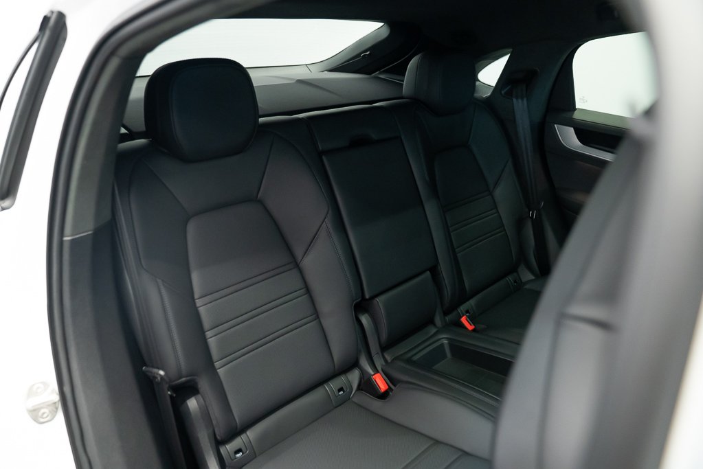 2024 Porsche Cayenne White Saint-Eustache - photo #24