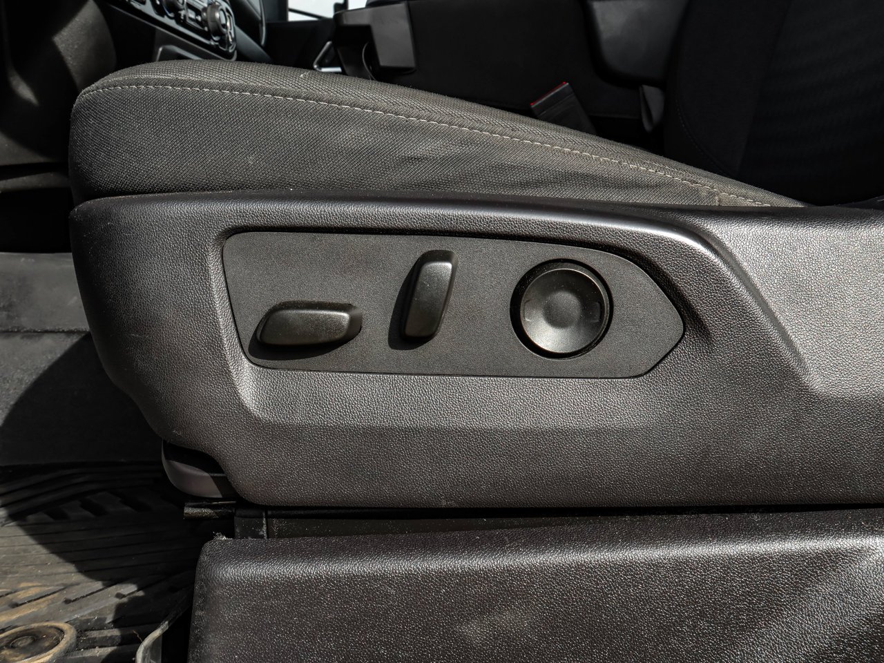 2024 Chevrolet Silverado 2500HD 4WD Crew Cab 159 LT Grey Sherwood Park - photo #20