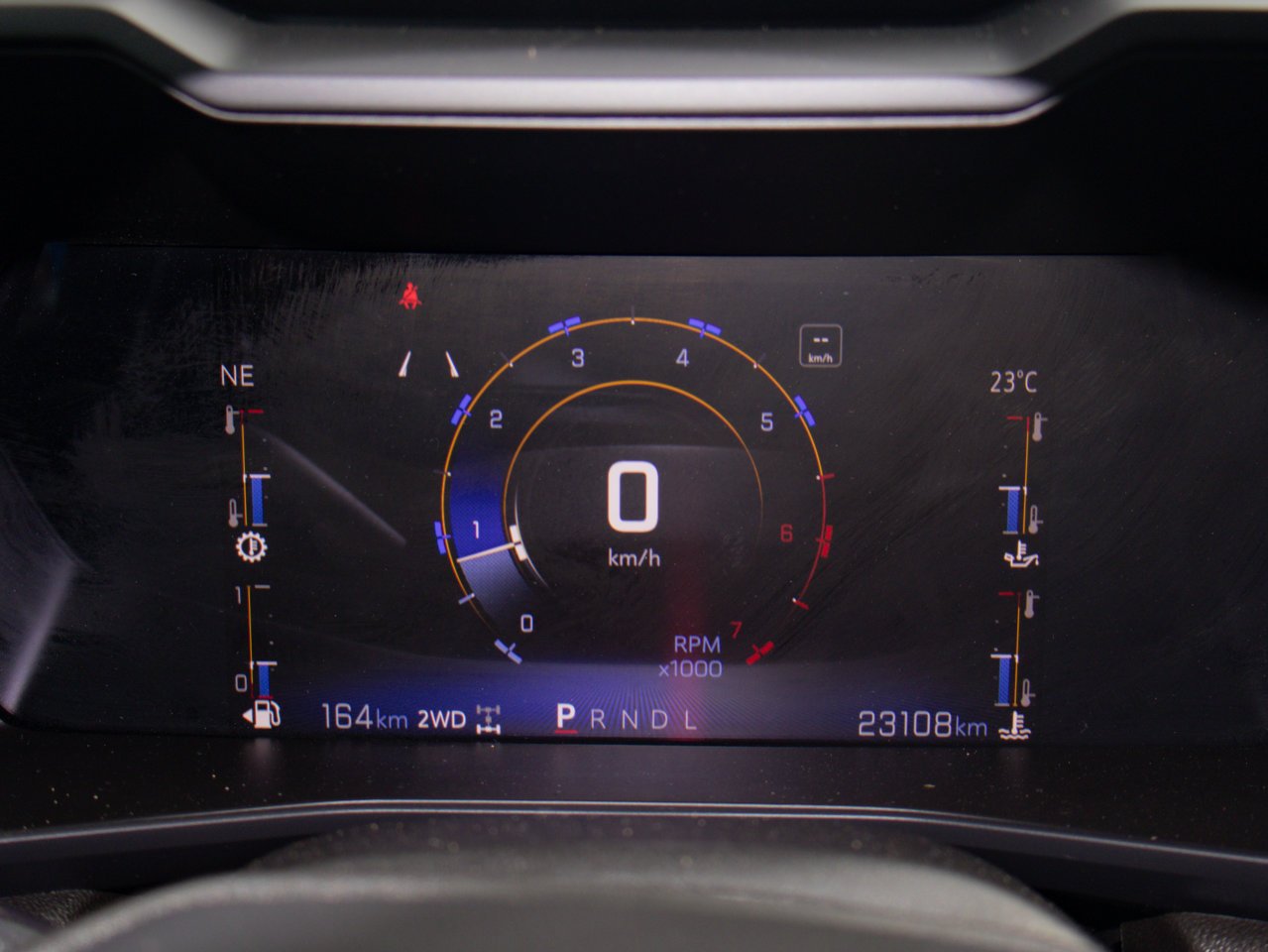 2023 Chevrolet Colorado 4WD Crew Cab Trail Boss White Sherwood Park - photo #23