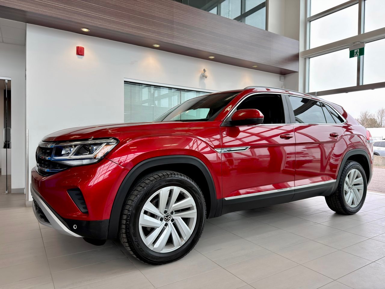 2021 Volkswagen Atlas Cross Sport Red Notre-Dame-des-Prairies - photo #1