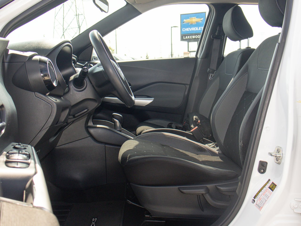 2019 Nissan Kicks SV FWD White Sherwood Park - photo #16