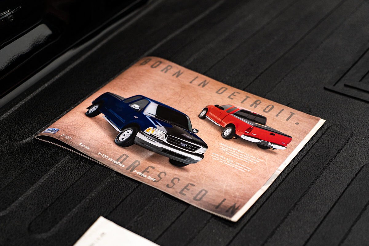 Ford F-150 Harley Davidson Edition In Delivery Packaging 2000 Noir Montréal - photo #37
