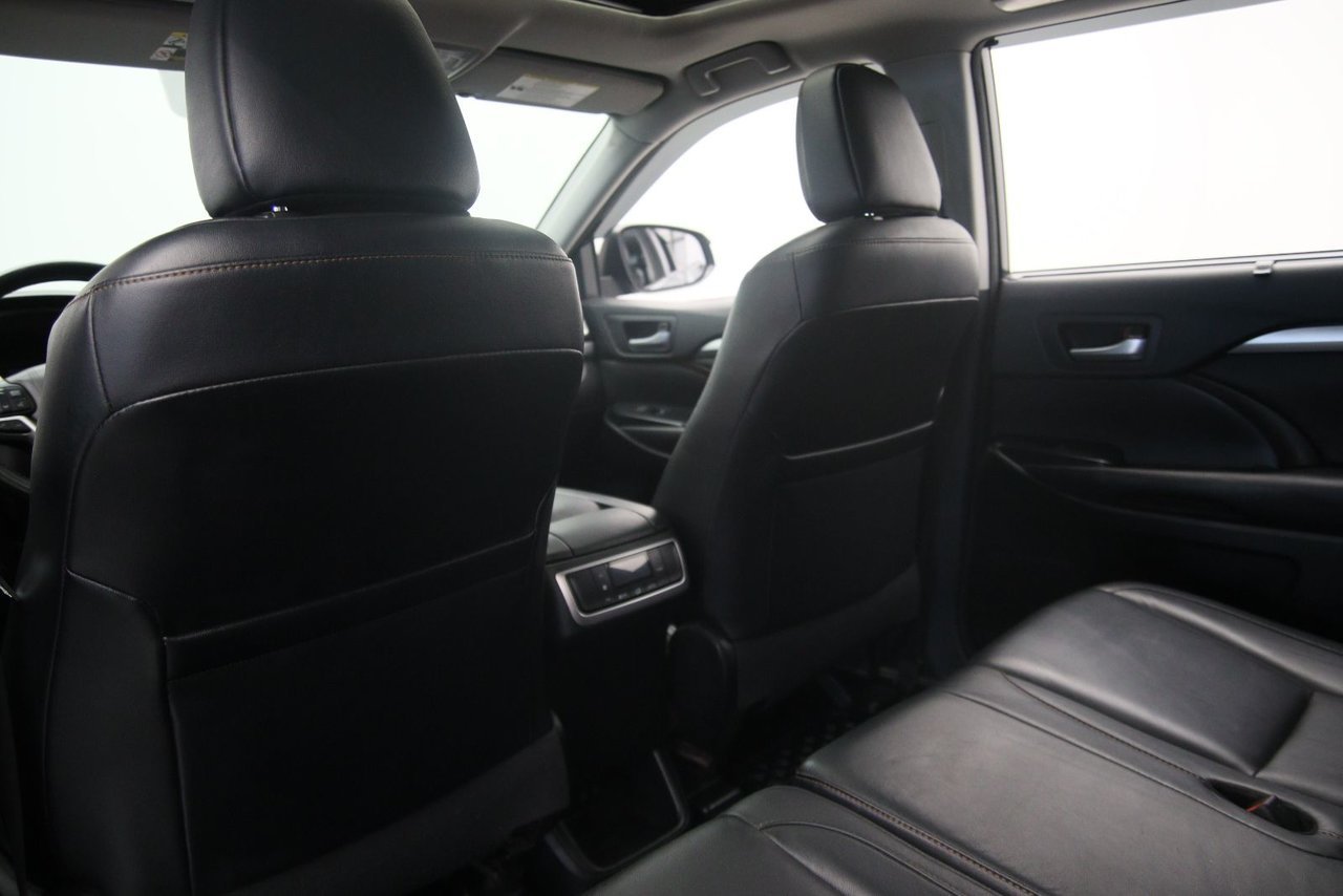 Toyota Highlander XLE 2017 Noir Baie-Comeau - photo #9