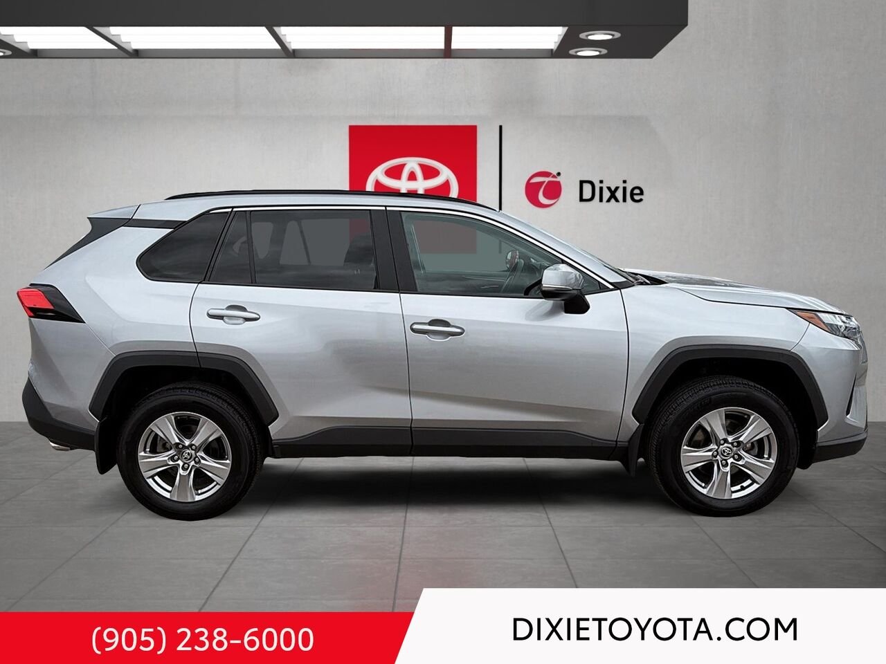 2022 Toyota RAV4 XLE AWD / HEATED SEATS / MOONROOF / ALLOY WHEELS / CARPLAY AND ANDROID AUTO Silver Sky Metallic Mississauga - photo #2