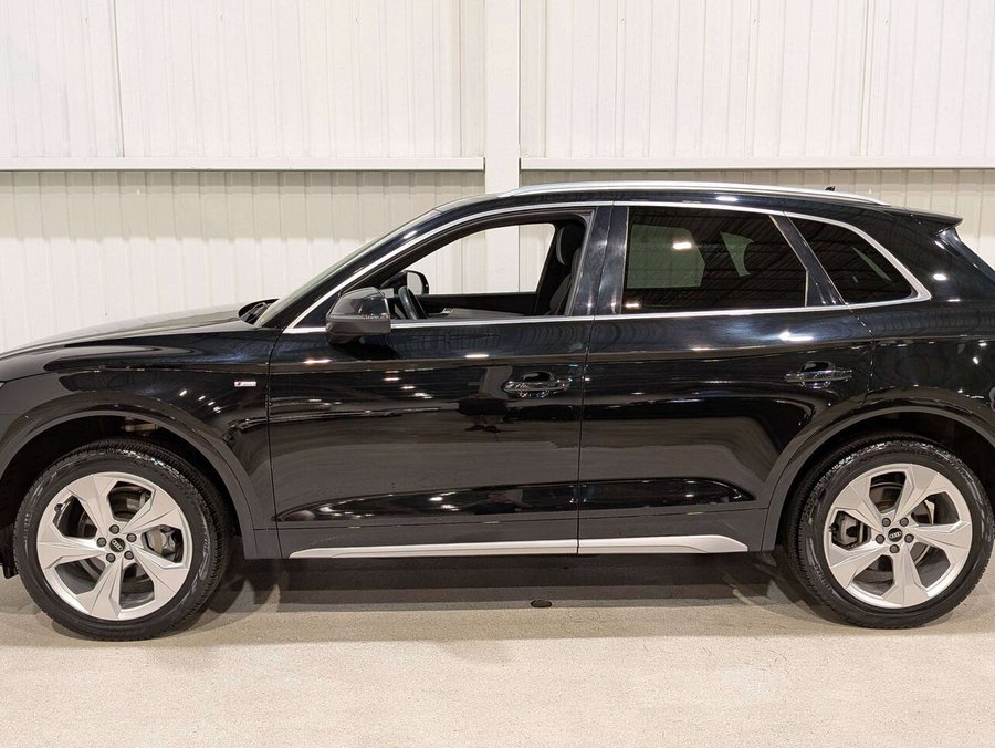 2021 Audi Q5 Black