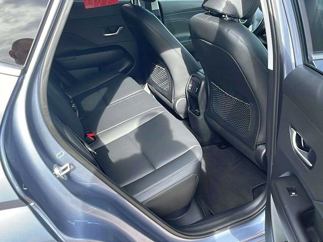 Hyundai Kona électrique Preferred TA avec ensemble Ultimate deux tons 2025 Bleu Gatineau - photo #20