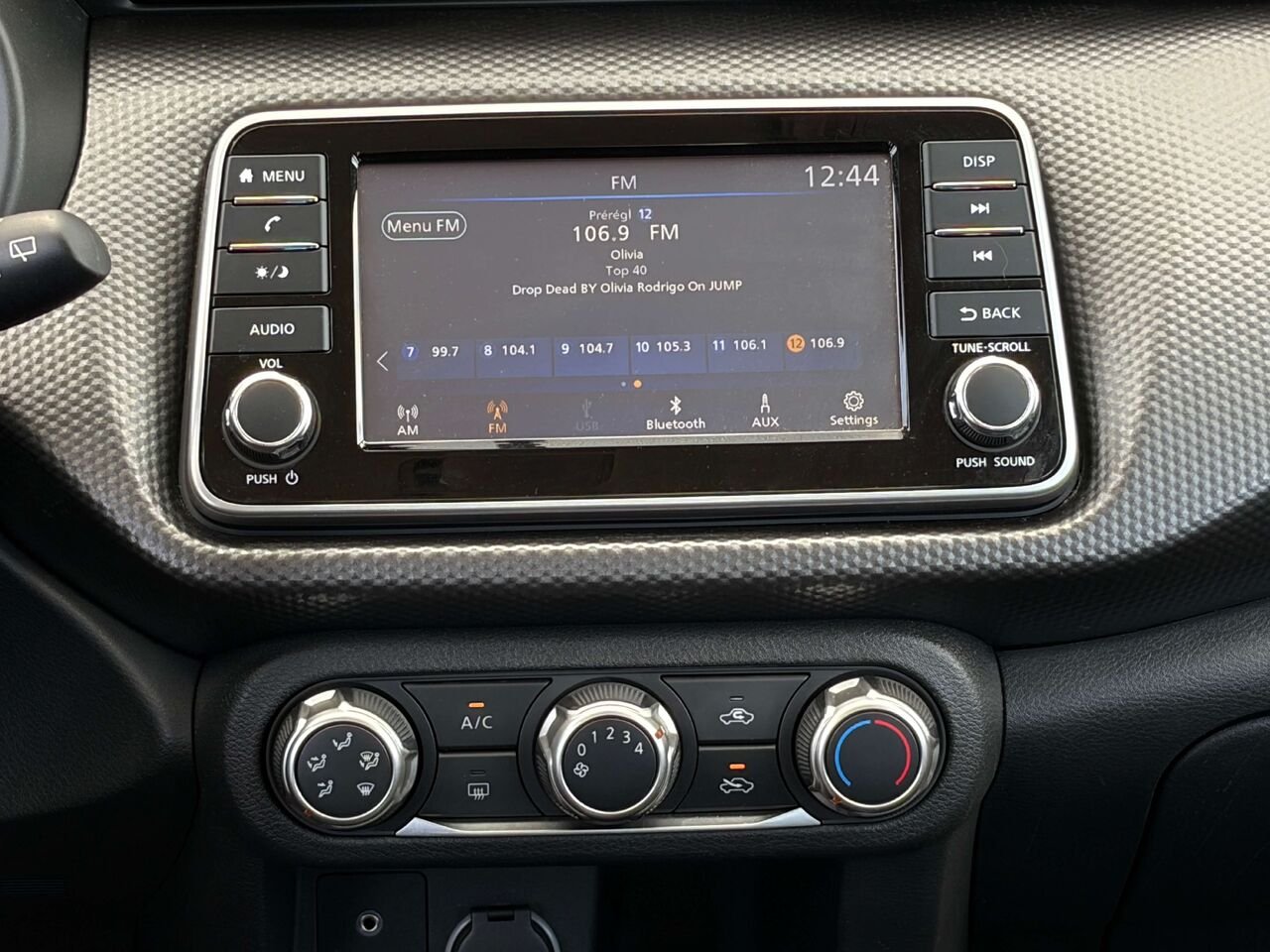 2019 Nissan Kicks Grey Gatineau - photo #16