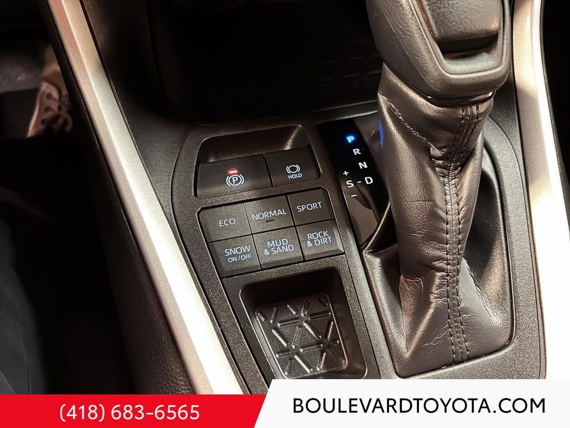 2024 Toyota RAV4 531720-104 | LE Black Québec - photo #16