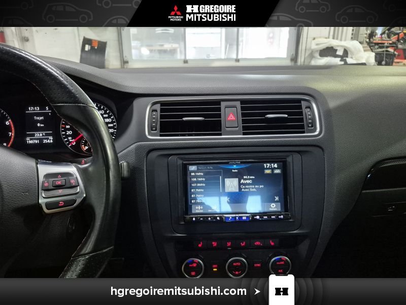 Volkswagen Jetta 2014 Blanc Laval - photo #26