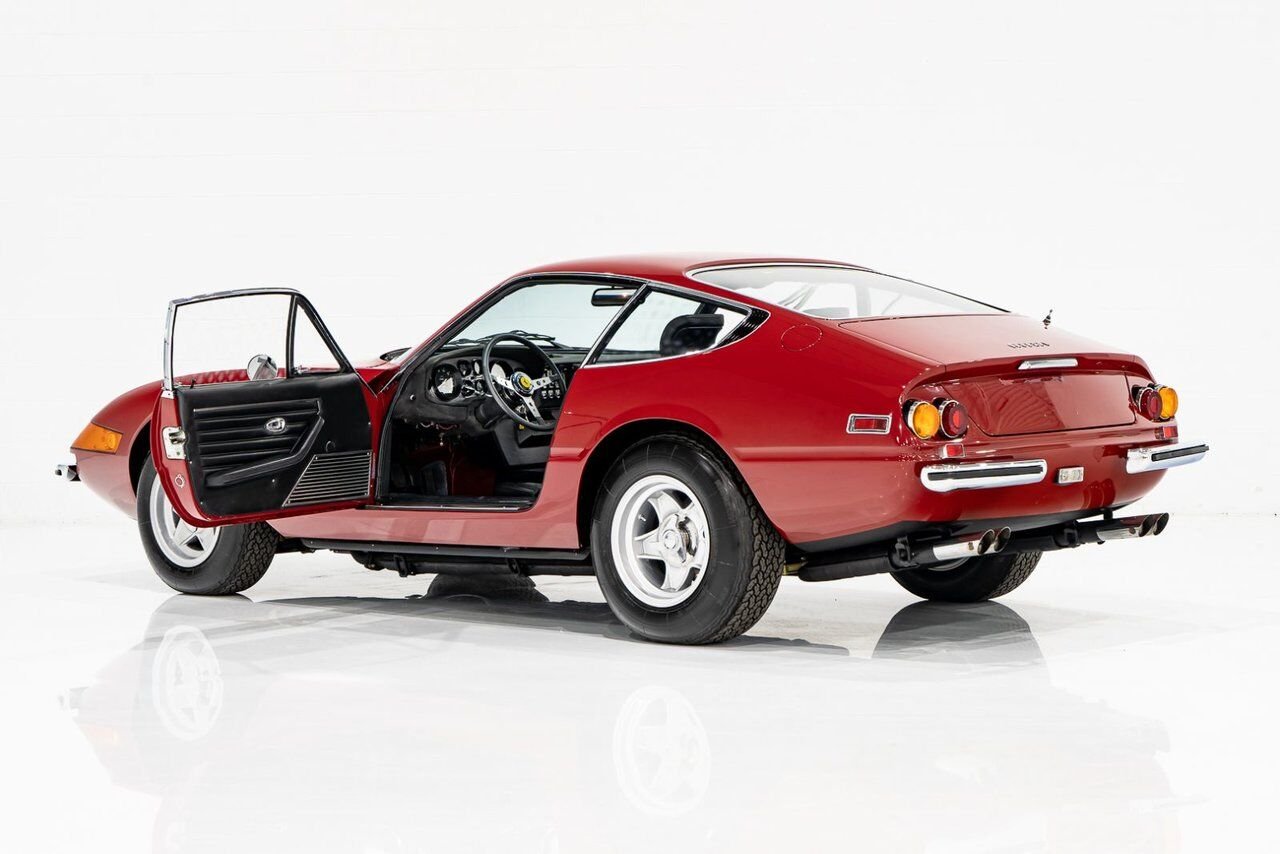 Ferrari 365 GTB4 Daytona 18,301 miles With Orig Books/Tools/ Carbs / Filter Box 1973 Rouge Montréal - photo #84
