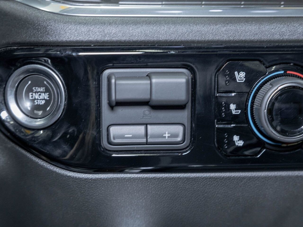 Chevrolet Silverado 2500HD HIGH COUNTRY Z71 CREW 4X4 *DIESEL* TOIT *HUD* BOSE 2024 Noir Saint-Jérôme - photo #26