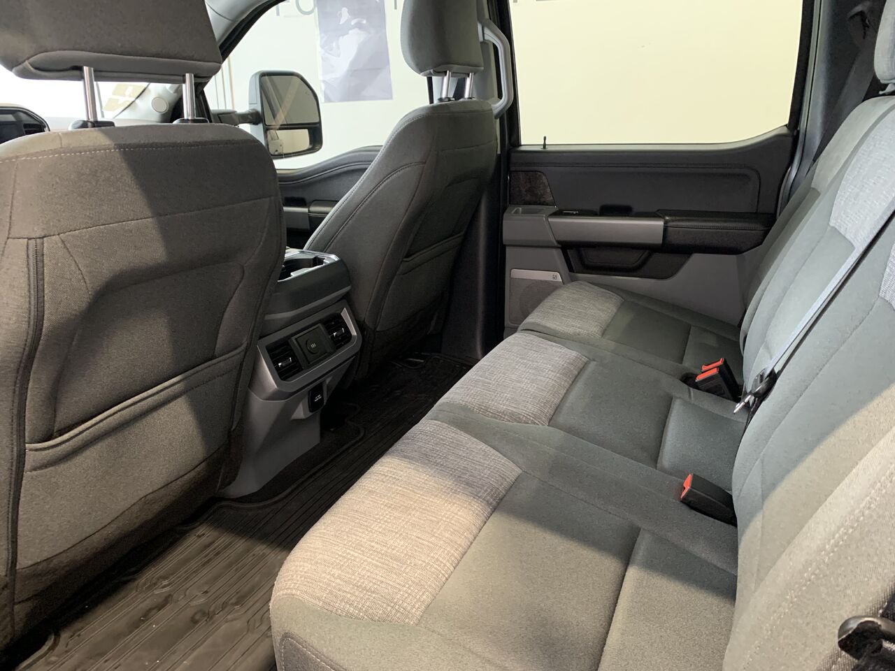2026 Ford Super Duty F-250 SRW XLT cabine 6 places 4RM caisse de 6,75 pi Grey Châteauguay - photo #27