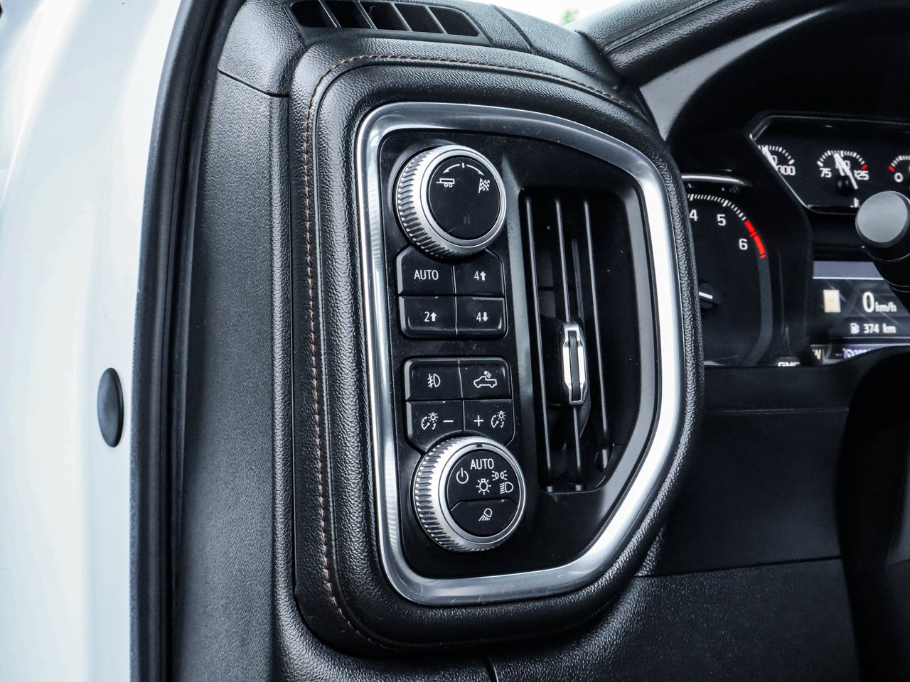 2019 GMC Sierra 1500 4WD Crew Cab 157 AT4 White Sherwood Park - photo #19